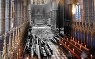 1941 májusa. A Westminster-apátság belseje egy bombatámadás után