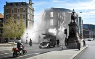 A londoni Holborn Circusnál lángokban áll a Negretti and Zambra stúdió épülete 1941 tavaszán