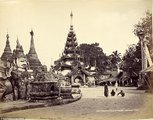 Burma egykori fővárosában, Rangoonban egy buddhista szobor a 19. század végén a brit uralom idején