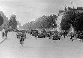 A Champs-Elysée, háttérben a diadalív 1935-ben  <br /><i>Fortepan</i>
