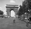 A Diadalív a Champs Élysées-ről nézve 1938-ban  <br /><i>Nagy Gyula, Fortepan</i>