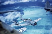 Amerikai repülőgépek a Midway-szigetek felett, ahol az Egyesült Államok hadserege döntő győzelmet aratott a japán haderő felett