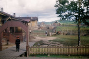 Szovjet falusi látkép egy vonatablakból fotózva