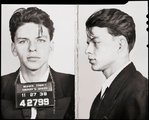 Sinatrát 1938-ban letartóztatták New Jersey államban, mert viszonyt folytatott egy házas nővel. A letartóztatása után készült fényképből került egy példány a későbbi FBI-aktájába is.