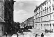Népszínház utca a körút felé nézve, távolban a Népszínház épülete. A felvétel 1895 körül készült <br /><i>Fortepan / Budapest Főváros Levéltára / Klösz György</i>