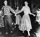 Erzsébet és Fülöp táncol a kanadai túrájuk alatt a tiszteletükre rendezett bálon Ottawában, 1951. október 17-én 
