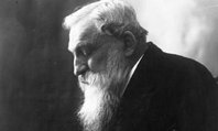 Nem vették fel a főiskolára, húsz évig épületek díszítésén dolgozott Auguste Rodin