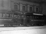 Erzsébet híd felhajtója a pesti hídfőnél, háttérben a Belvárosi templom, 1919