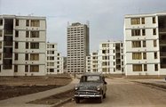 Miskolc, Pozsonyi utca, szemben a Szentpéteri kapui toronyház, 1967