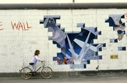 Mühlenstrasse, Berlini Fal (East Side Gallery), Lance Keller alkotása: The Wall, 1990