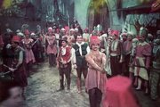 1940, a Gül Baba című film (rendezte- Nádasdy Kálmán) forgatása. Középen Jávor Pál (Gábor diák) és Makláry Zoltán (Mujkó cigány).