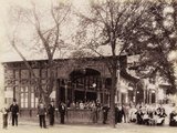 Millenniumi kiállítás: Sörkostoló pavilonja. A felvétel 1896-ban készült. (Fortepan / Budapest Főváros Levéltára)