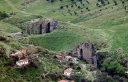 Már csak romok maradtak a Colosseum másának tervezett amfiteátrumból (Kép forrása: Wikipédia/ Carole Raddato/ CC BY-SA 2.0)