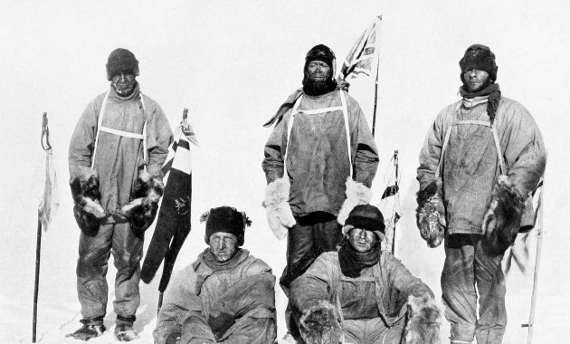 Robert Falcon Scott és csapata, miután rájöttek, hogy megelőzték őket a Déli-sark felfedezésében