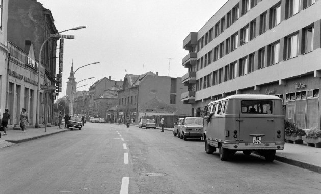 Az ötnapig tartó túszdráma alatt a kollégium környékét lezárták. (A fénykép nem az események alatt, hanem 1974-ben készült. Kép forrása: Fortepan / UNATERV)