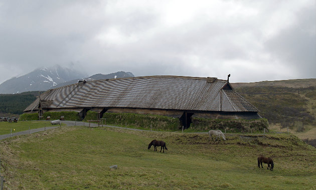 A nagycsarnokban gyakran rendeztek lakomákat és ünnepségeket, különösen győztes csaták vagy sikeres portyázások után. (Wikipédia / I, Jörg Hempel / CC BY-SA 2.0 de)