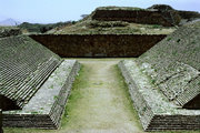 A mexikói Monte Albán régészeti lelőhelyen előkerült labdajáték-pálya