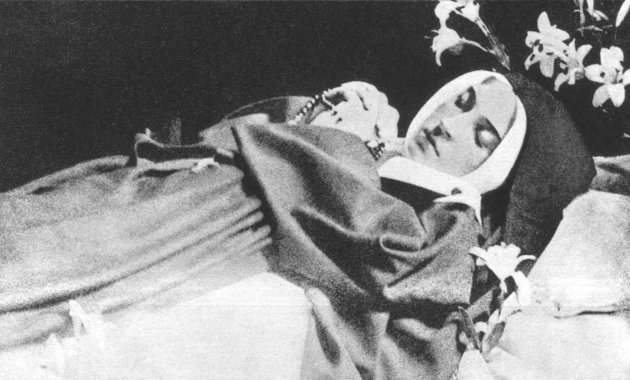 Évtizedeken keresztül ép maradt Szent Bernadett teste halála után