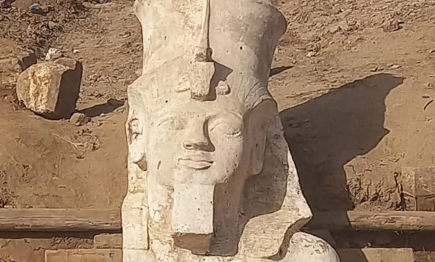 Megtalálták II. Ramszesz fáraó szobrát