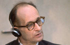 Először még sikerült megmenekülnie a hamis iratokkal Adolf Eichmannak