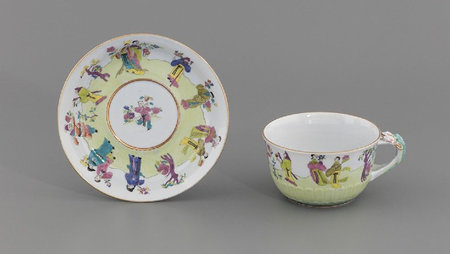 Különleges porcelántárgyak és ötvösművészeti remekek is feltűntek a BÁV aukcióján