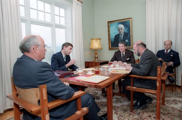 Gorbacsov és Reagan
