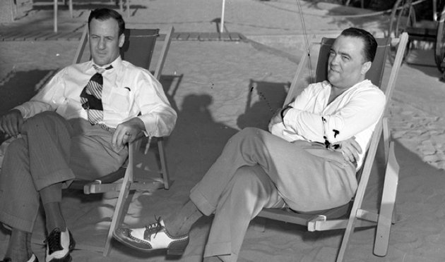 Clyde Tolson (b.) és John Edgar Hoover (j.)