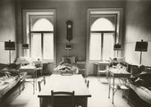 Pázmány Péter Tudományegyetem (ma Semmelweis Egyetem) Stomatológiai Klinikája, női kórterem (1930)