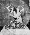 Lois és Ruth Waddell 204 osztrigát evett meg (1920 körül) 