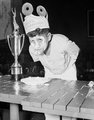 A 12 éves Joseph Rubolotta, a fánkevés világbajnoka 1939-ben