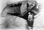 Osztrák-magyar üteg által kilőtt brit tank