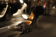 A Vivienne Westwood által tervezett pénisz-cipő