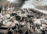 A St Pancras pályaudvart több bombatalálat is érte. A legsúlyosabb károkat az 1941-es támadás során szenvedte el az épület, amikor öt bomba hullott rá
