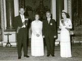 A Ceausescu házaspár a Buckingham-palotában