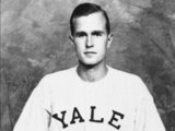 George H. W. Bush a Yale baseball csapatának kapitányaként 1947-ben