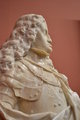 Habsburg Károly márványszobrán is jól látszik alakjának deformitása