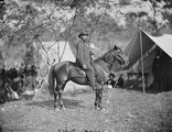 Allan Pinkerton, Lincoln biztonságáért felelős kém, nyomozó lóháton Antietamban 1862 októberében