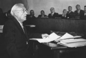 Dr. Hermann Pfannmüller a bíróság előtt Münchenben, 1949-ben
