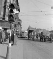 A 7-es busz közeledik a Baross téren egy lovas kocsi mögött (1949) <br /><i>Fortepan</i>