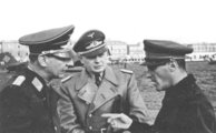 Almásy (b) német tisztekkel