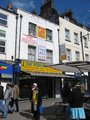 Az üzlet épülete a Whitechapel Roadon - napjainkban szárikat árul