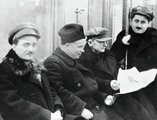 Nyesztor Lakoba, Nyikita Hruscsov, Lavrentyij Berija és Agaszi Handzsijan 1936-ban, a moszkvai metró megnyitásakor.. Lakobával és Handzsijannal még abban az évben végzett Berija NKVD-je.