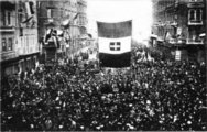 Fiume olasz lakossága ünnepli D'Annunzio és emberei bevonulását