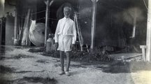Carl Tanzler otthona udvarán 1940 körül