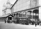 Teréz körút, a Nagykörúti próbavillamos végállomása a Nyugati pályaudvar előtt, 1887