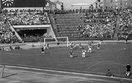 A felvétel 1960. szeptember 25-én, a Ferencváros - Újpesti Dózsa (2-0) labdarúgó mérkőzésen készült