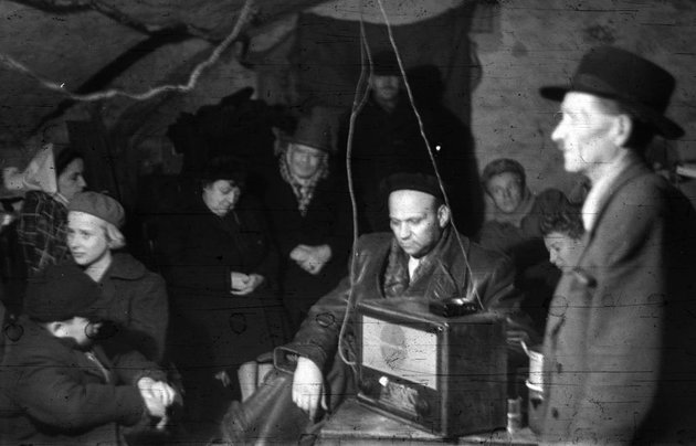 Élet a pincében a forradalom idején, Telefunken rádió, 1956 (Adományozó: Nagy Gyula)