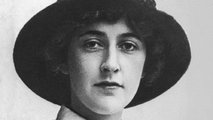 Agatha Christie 1926-ban még csupán 36 éves volt, ám már széles hírnévnek örvendett (A kép forrása: cdn.newsapi.com.au)