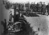 A halottak tömegsírba temetése Wounded Knee-nél 1891 januárjában (kép forrása: Wikimedia Commons)