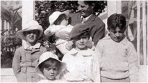 A Llewelyn Davies-fiúk édesapjukkal, Arthurral (kép forrása: The Vintage News)